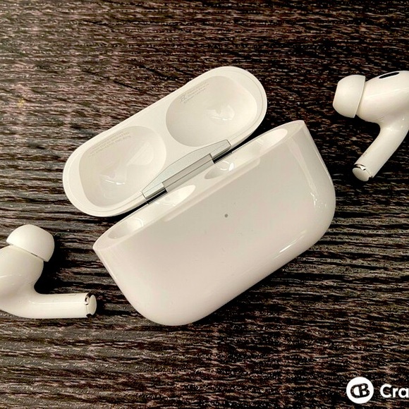 Apple airpods pro 2nd generation with Charging Case - White